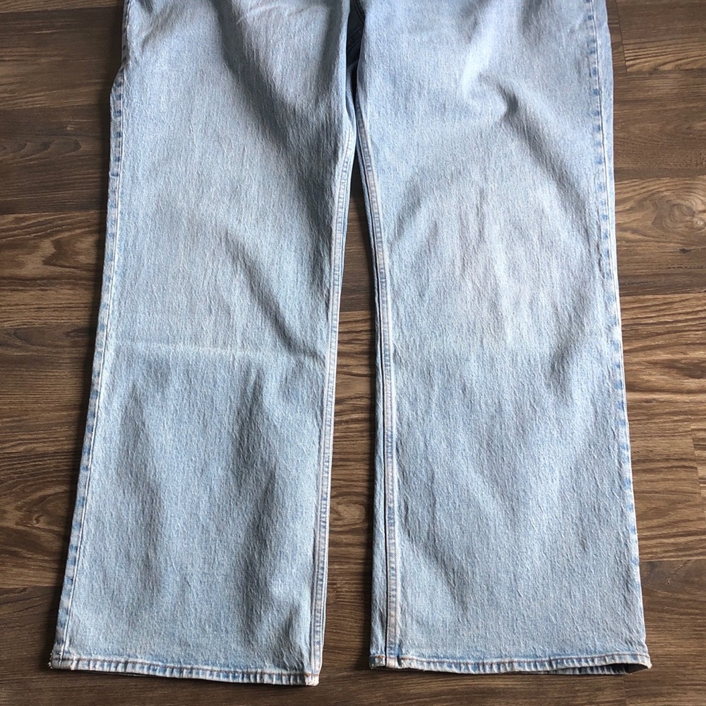 NWT Abercrombie and Fitch Curve Love 90s Relaxed Jean 35 20 Long Inseam - Picture 3 of 15